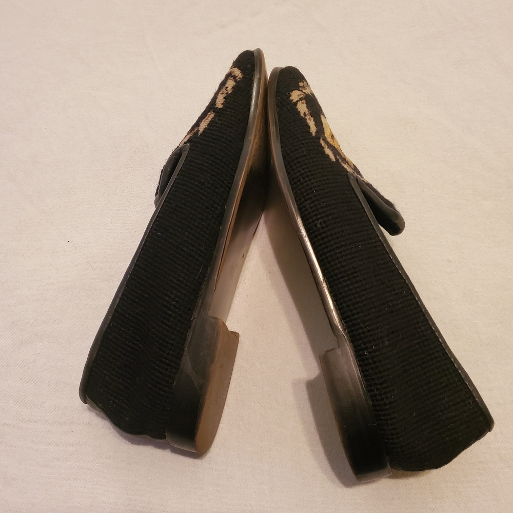 BY PAIGE Black Cream Needlepoint Fox & Wreath Slip-On Loafers Flats Women's 8.5 - Picture 7 of 11